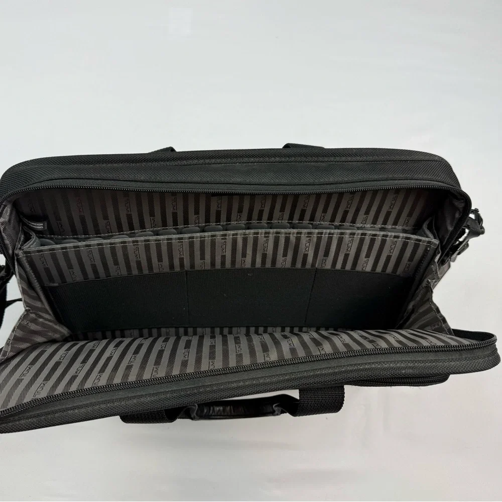 Tumi Business Travel Briefcase Shoulder Bag Black Nylon 2 Way Laptop Case